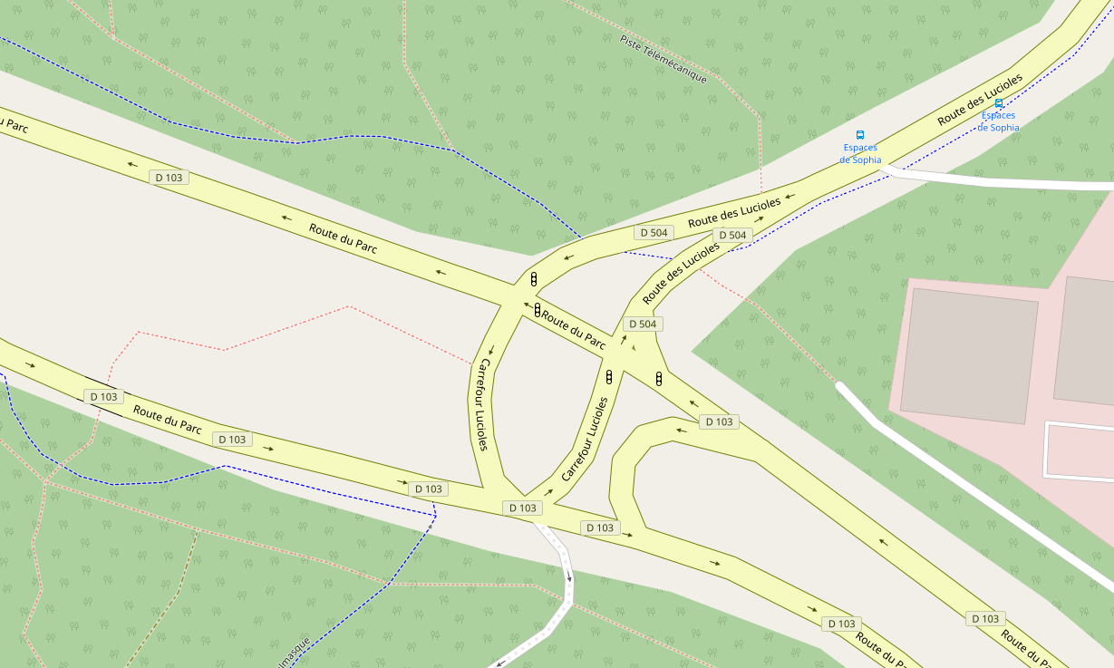 Intersection très empruntée par les véhicules à moteur, c'est un point noir cyclable identifié sur notre carte.